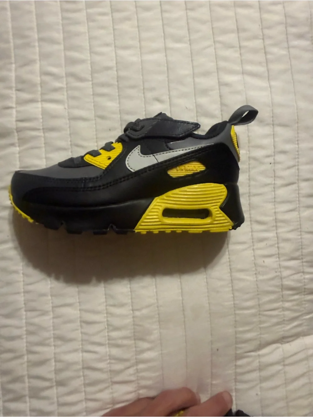 Nike Air Max 90 kids Smoke Grey/Yellow Athletic Sneakers NWOT 11.5